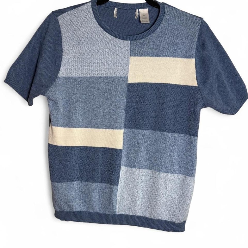 Petite large blue and white knit short sleeve sweater
